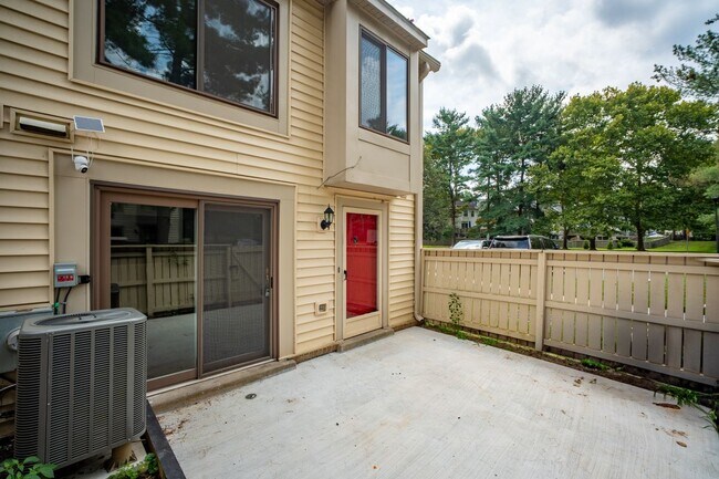 Foto del edificio - 9453 Chadburn Pl