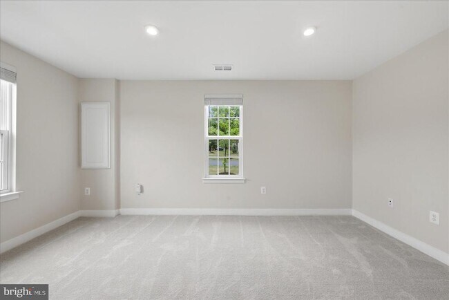 Building Photo - 1550 Adamson Wy