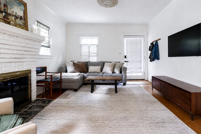 Foto del edificio - 2203 Woodrow St