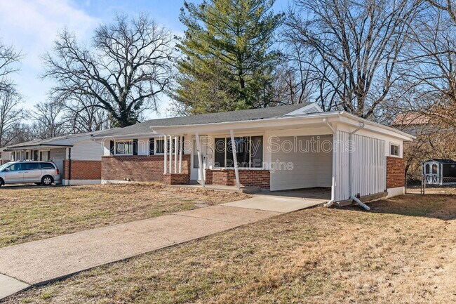 Building Photo - 9915 Castle Dr