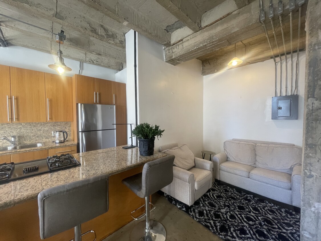 Primary Photo - 455 E Ocean Blvd