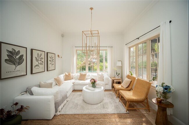 Foto del edificio - 719 Eastlawn Dr