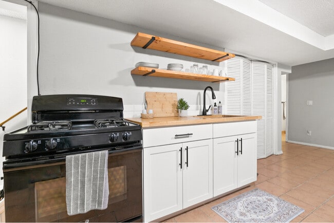 Photo - 6335 Chantilly Pl House