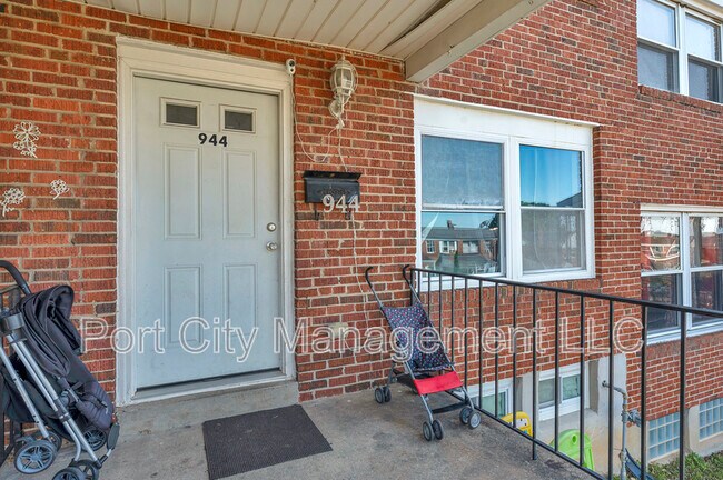 Building Photo - 944 Dalton Ave