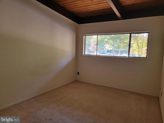Building Photo - 4333 Americana Dr