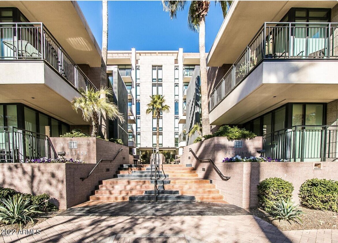 Foto principal - 208 W Portland St