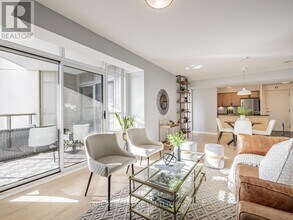 Building Photo - 812 Lansdowne Ave