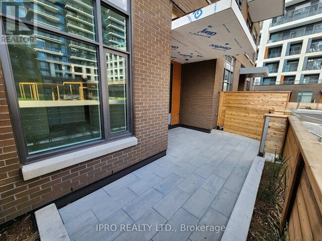 Building Photo - 8-108 Beverley Glen Blvd