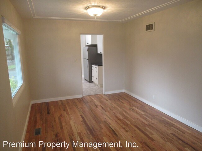 Building Photo - 3 br, 1.5 bath House - 825 West Vista Ave S