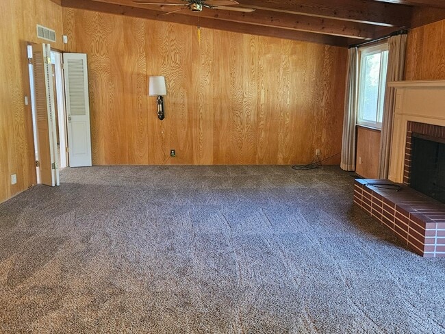 Foto del edificio - 1216 W Keats Ave