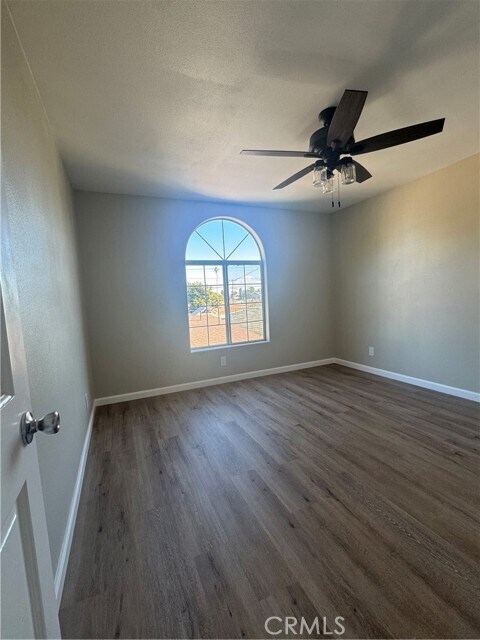 Foto del edificio - 4376 Triggs St