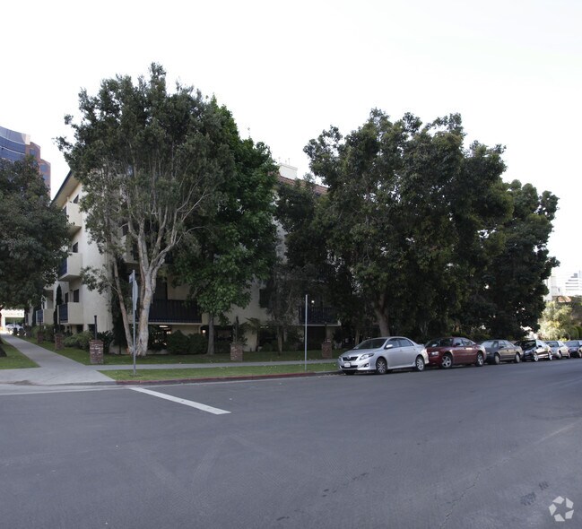 Goshen Apartments Brentwood Rentals Los Angeles, CA