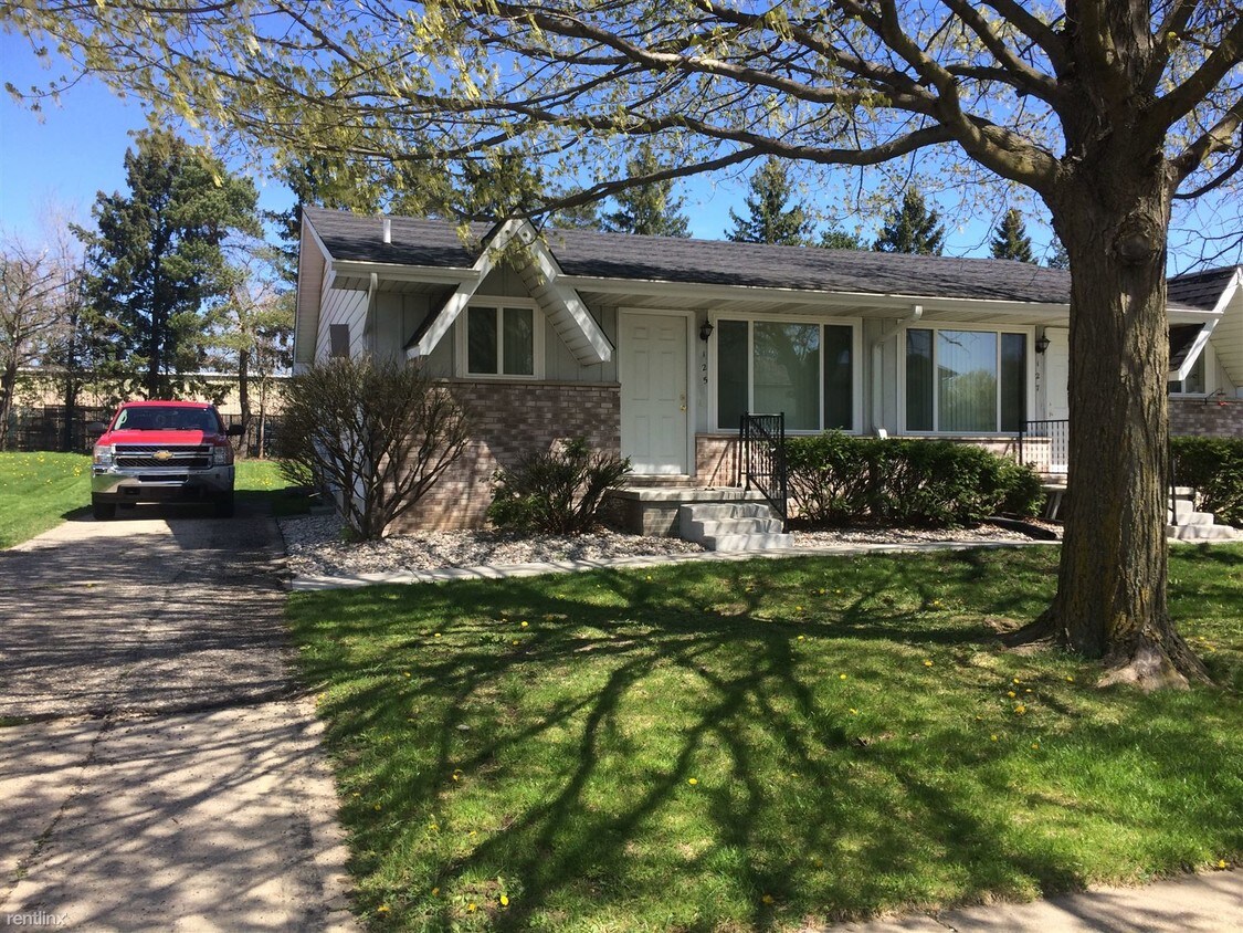 Primary Photo - 125 Grand Manor Dr