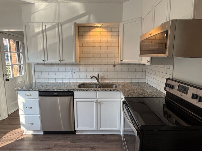 Foto del edificio - 4605 Hedgemore Dr