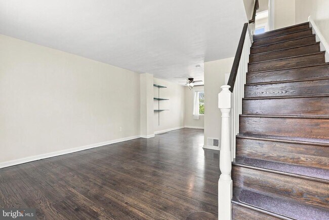 Foto del edificio - 379 Fairway Terrace