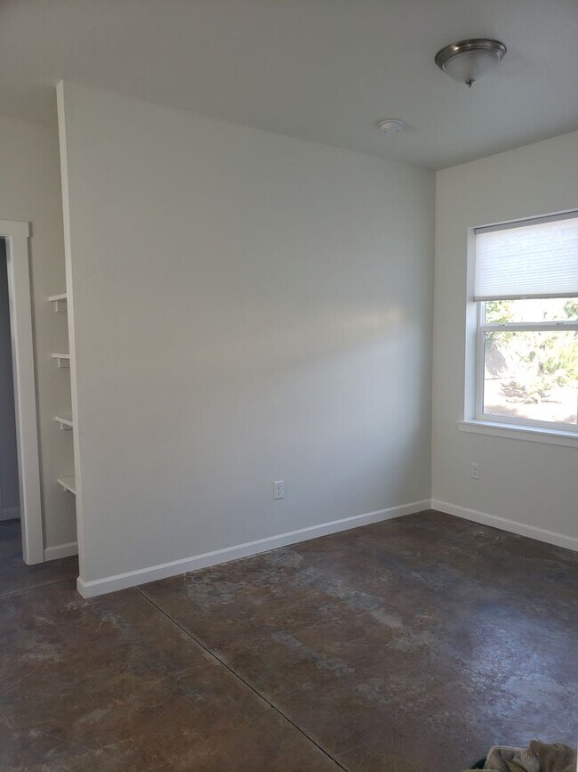 Foto del edificio - Newer 1 bedroom, 1 bath house in Ashland!!