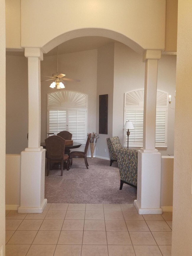 Foto del edificio - 1309 Desert Canyon Dr