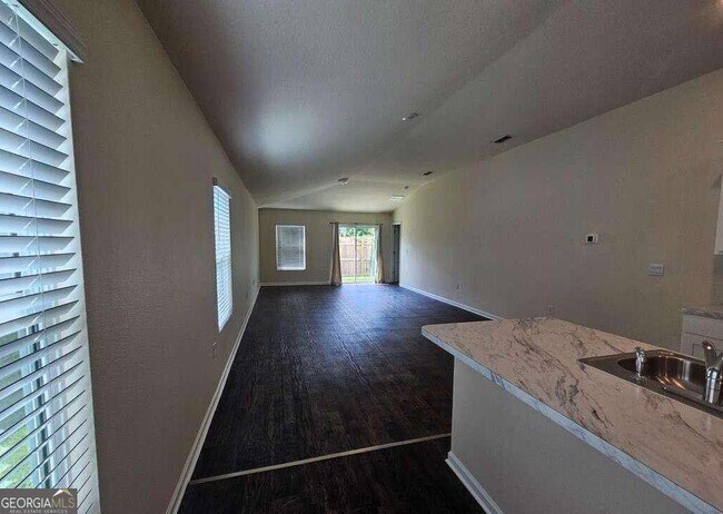 Foto del edificio - 209 Teakwood Dr