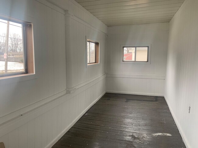 Building Photo - 287 5th Street NE
