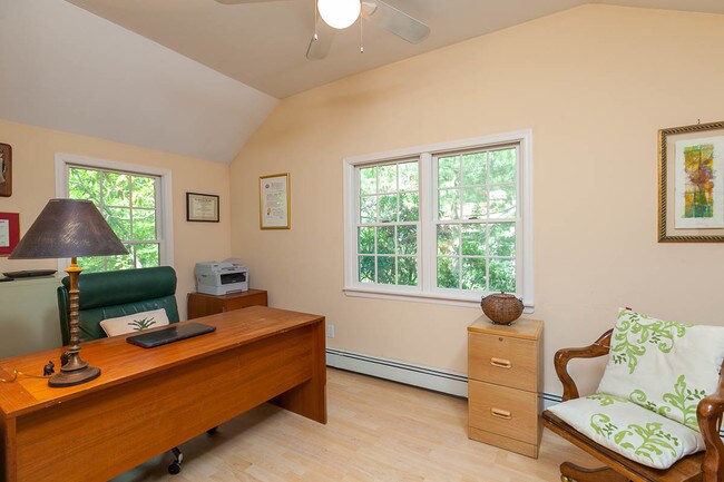 Foto del edificio - 12 Hillside Rd