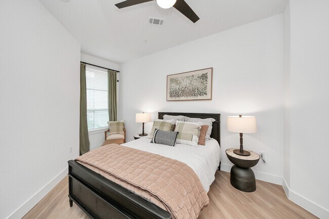 Foto del edificio - 15635 Memorial Dr