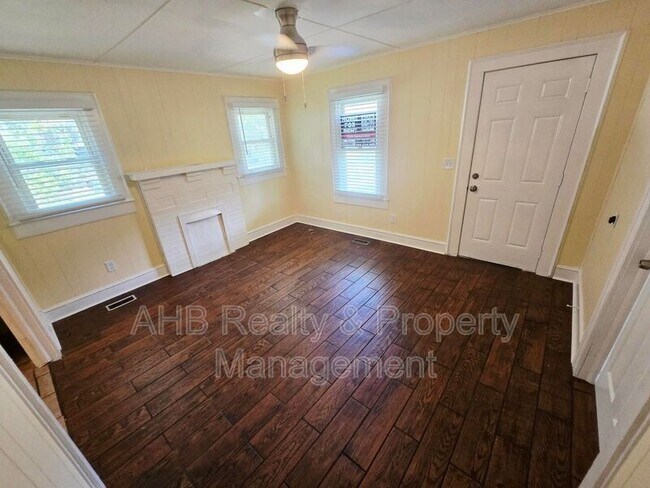 Foto del edificio - 506 Lakeside Ave