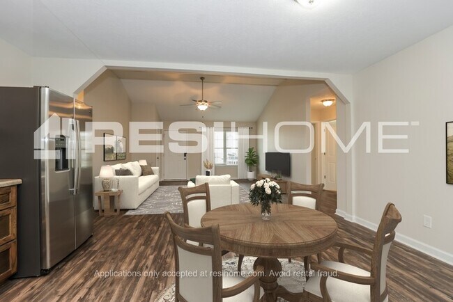 Building Photo - 1830 Lakin Ln