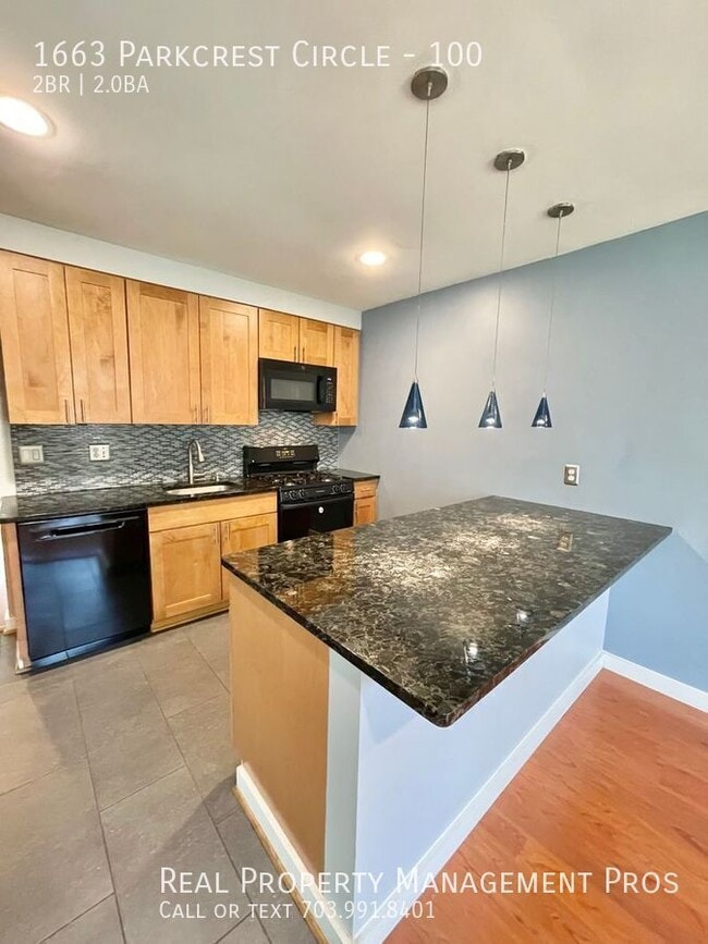 Photo - 1663 Parkcrest Cir Apartment