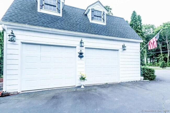 Foto del edificio - 453 Chestnut Hill Rd