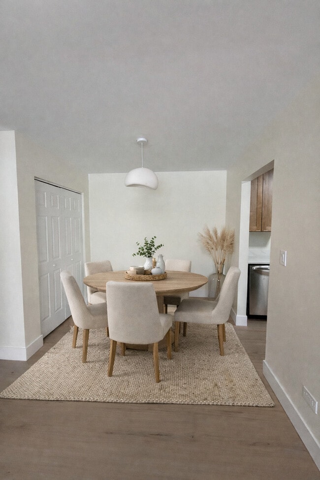 Building Photo - 16W481 Lake Dr