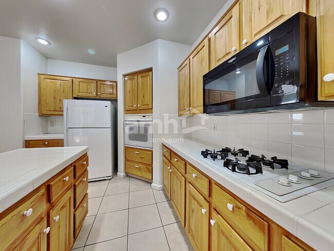 Foto del edificio - 541 Kavanagh Pl
