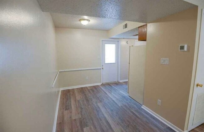 Foto del edificio - 2439 Ramblewood Ct