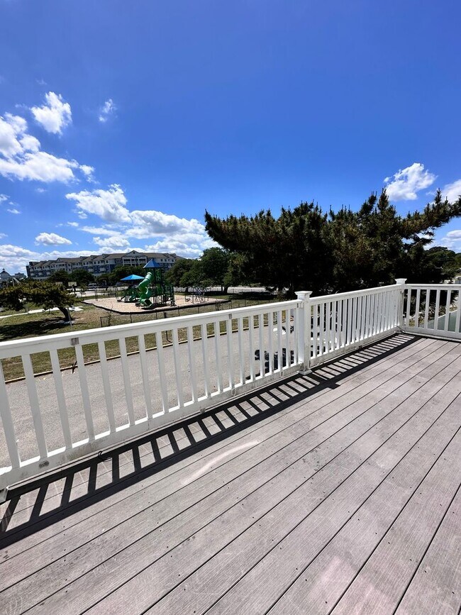 Building Photo - Pinewell By The Bay-4 Bedroom 3.5 Bath