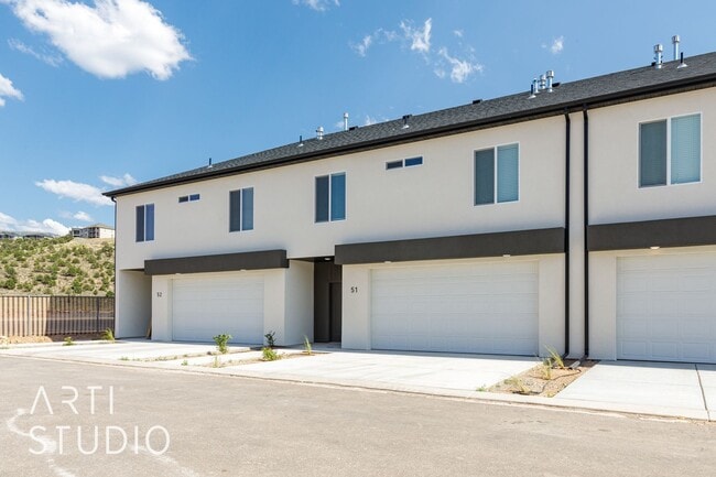 Foto del edificio - Brand New 3 Bed, 2.5 Bath, 2-Car Garage in...