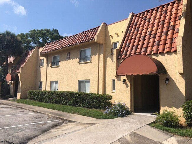 Building Photo - Beautiful 2 bedroom, 2 bathroom condo in T...