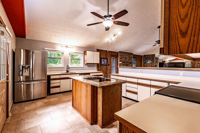 Foto del edificio - 2480 Elk Way