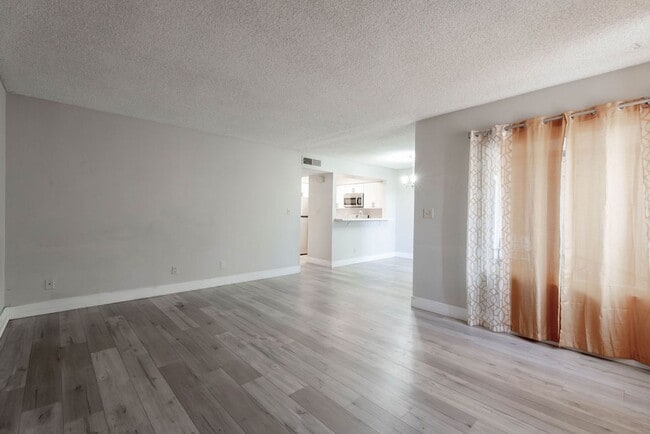 Building Photo - 1501 Living Desert Dr