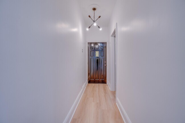 Foto del edificio - 121 W 12th St