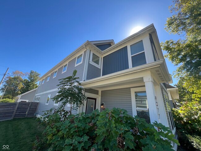 Building Photo - 4077 Rookwood Ave