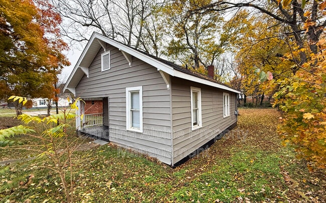 Building Photo - 1126 4th St