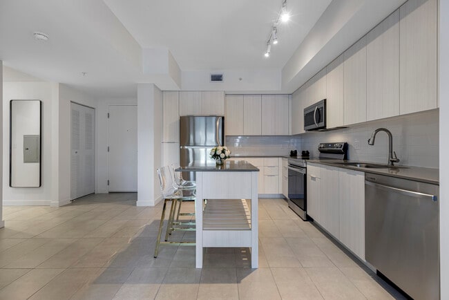 Building Photo - The Grand