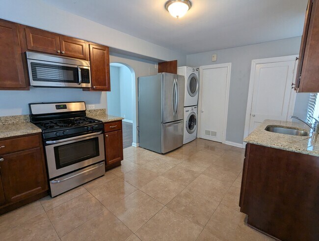 Foto del edificio - 317 E Park Ave