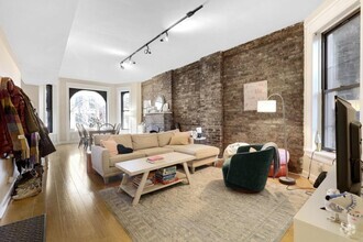 Building Photo - 2249 N Halsted St