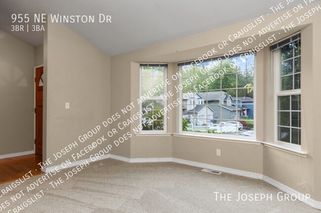 Building Photo - 955 NE Winston Dr