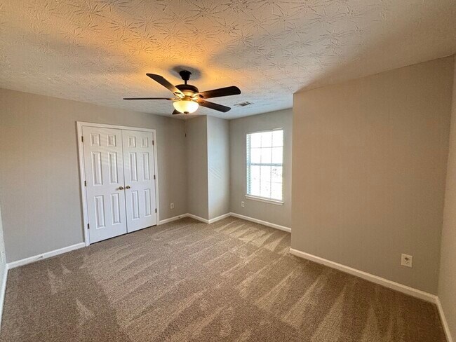 Building Photo - 476 Townsend Bend