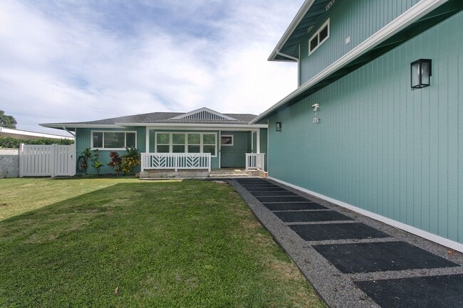 Foto del edificio - Fully Renovated 4BD in Kuli'ou'ou Valley, Garage-Driveway, Spacious Yard, and Work Shed PETS ALLOWED