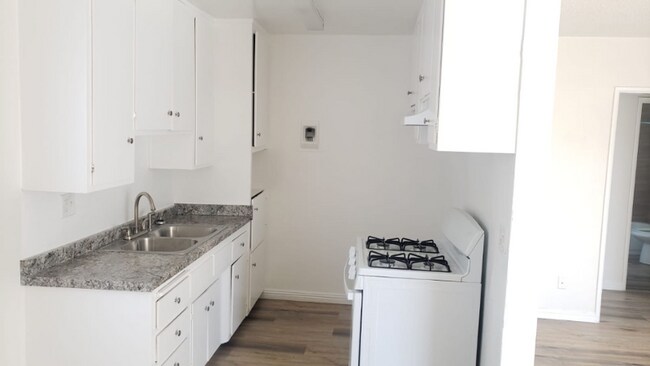 Foto del edificio - 6636 Tujunga Ave