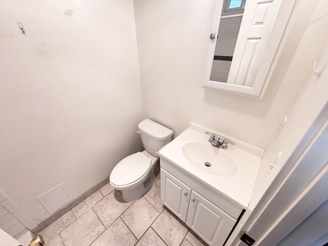 Foto del edificio - 1105 S State St