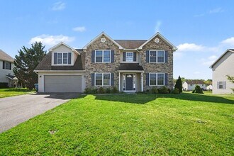 Building Photo - 65 Meade Dr