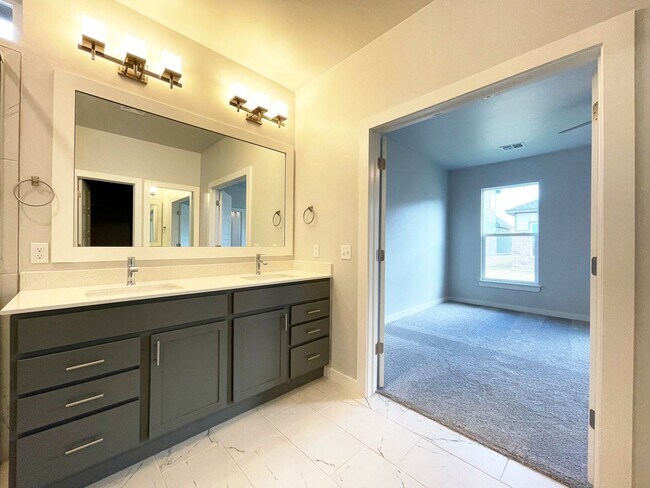 Building Photo - 3 br, 2 bath House - 512 NW 176th Terrace
